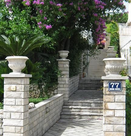 Perun Guest House Mlini Exterior photo